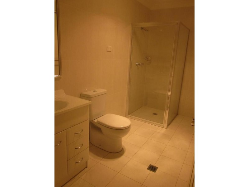 33C Chisholm Rd, Lake Heights NSW 2502