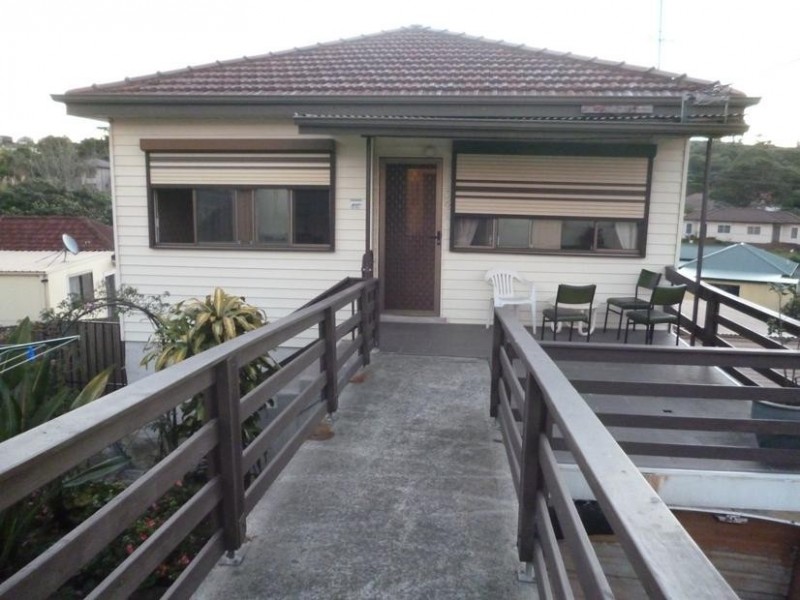 1/136 Lake Avenue, Cringila NSW 2502
