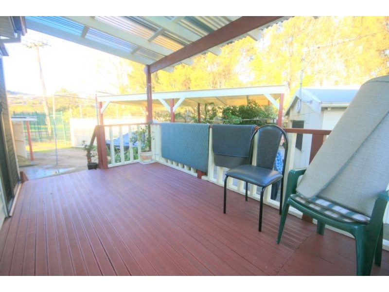 1 Barnes Street, Berkeley NSW 2506