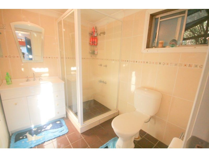 1 Barnes Street, Berkeley NSW 2506