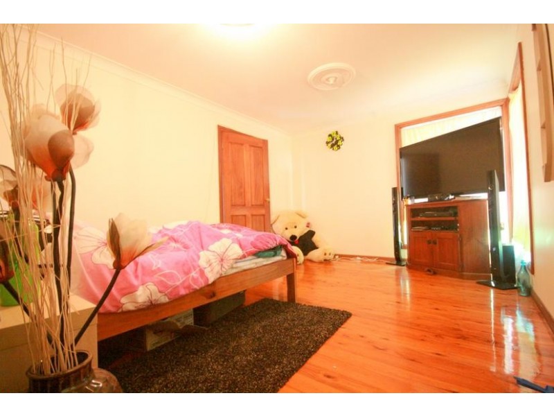 96 Tamarind Drive, Cordeaux Heights NSW 2526