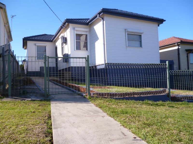 38 Third Avenue North, Warrawong NSW 2502