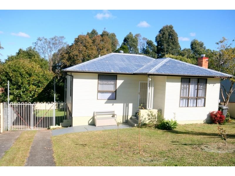 25 Maynes Parade, Unanderra NSW 2526