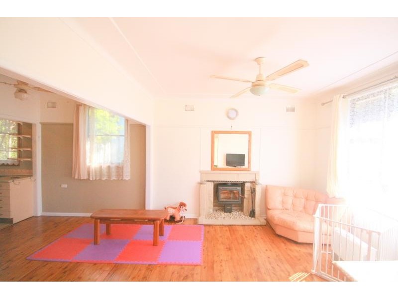 25 Maynes Parade, Unanderra NSW 2526