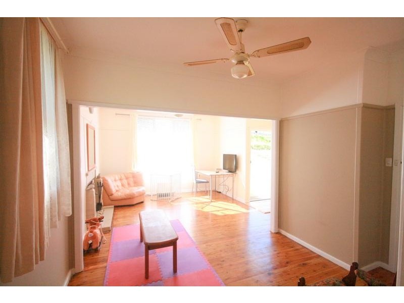 25 Maynes Parade, Unanderra NSW 2526