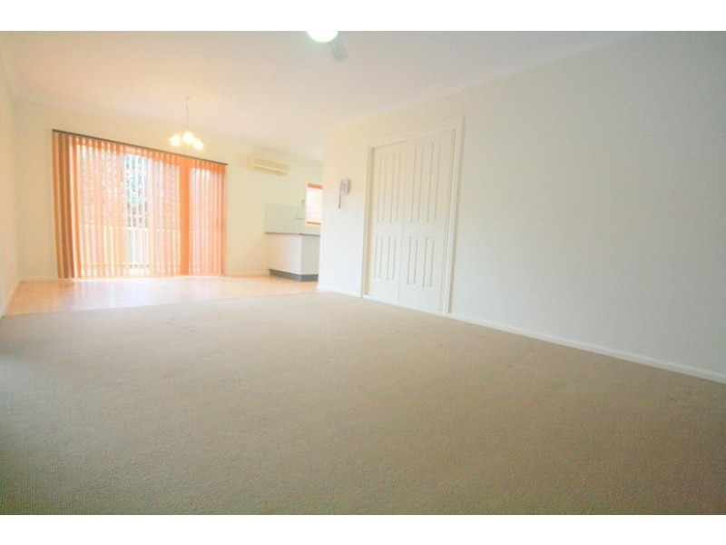 2/332 Farmborough Road, Farmborough Heights NSW 2526