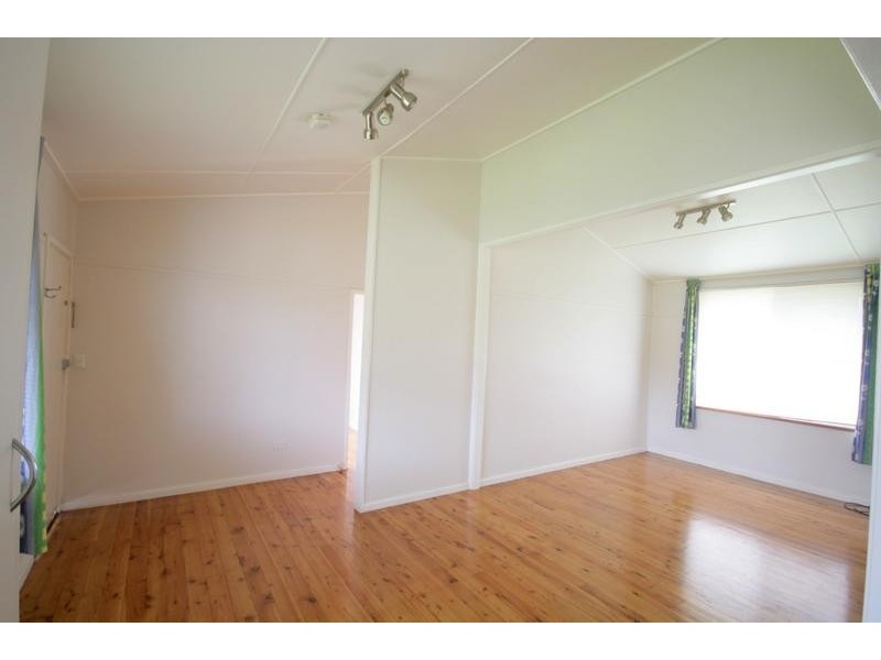 6 Cullen Street, Unanderra NSW 2526