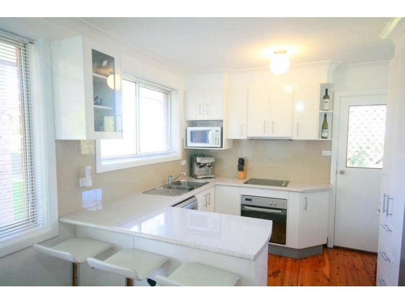 47 Beverley Avenue, Unanderra NSW 2526