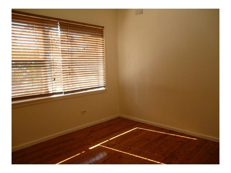 20 Leigh Crescent, Unanderra NSW 2526