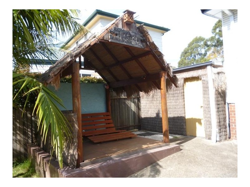 20 Leigh Crescent, Unanderra NSW 2526