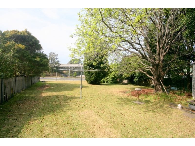 5 Jenkins Street, Unanderra NSW 2526