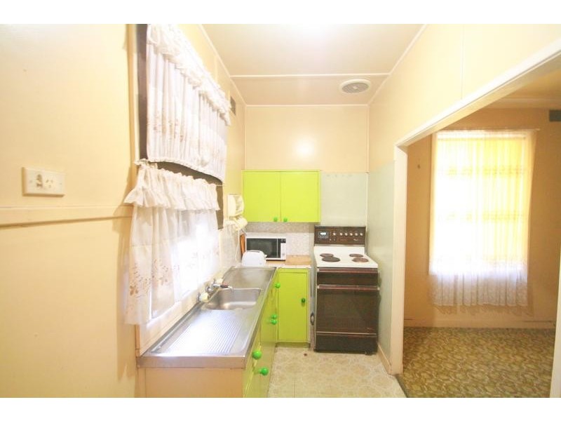 5 Jenkins Street, Unanderra NSW 2526