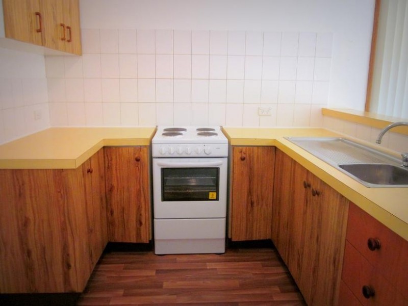 98A Cummins St, Unanderra NSW 2526