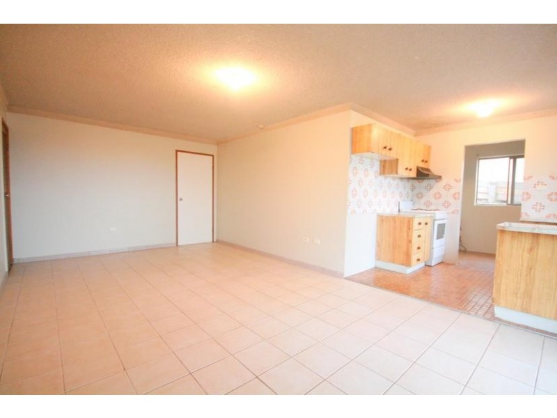 2/15 Melinda Grove, Lake Heights NSW 2502