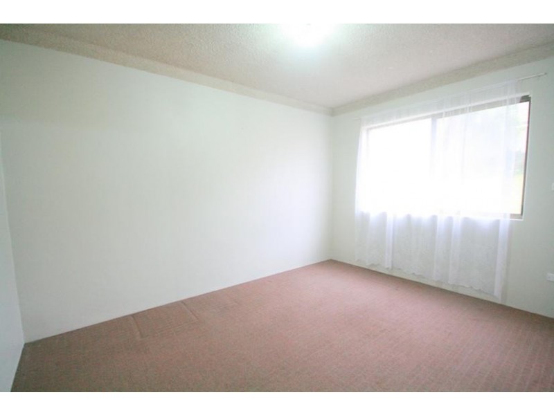 2/15 Melinda Grove, Lake Heights NSW 2502