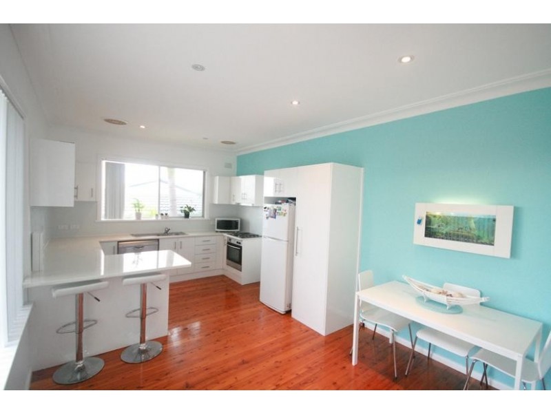 43 Beatus Street, Unanderra NSW 2526