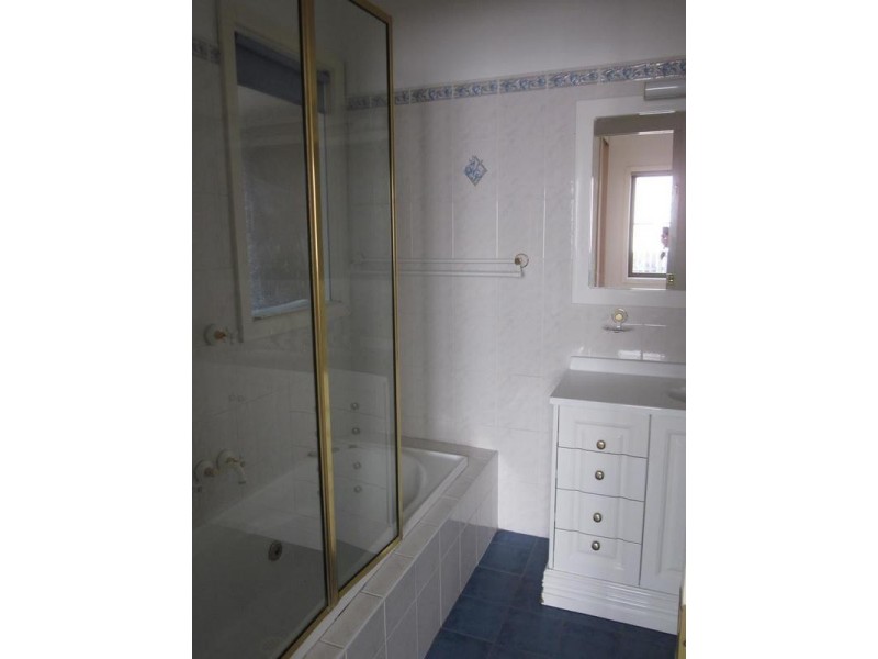 5 Albert St, Unanderra NSW 2526