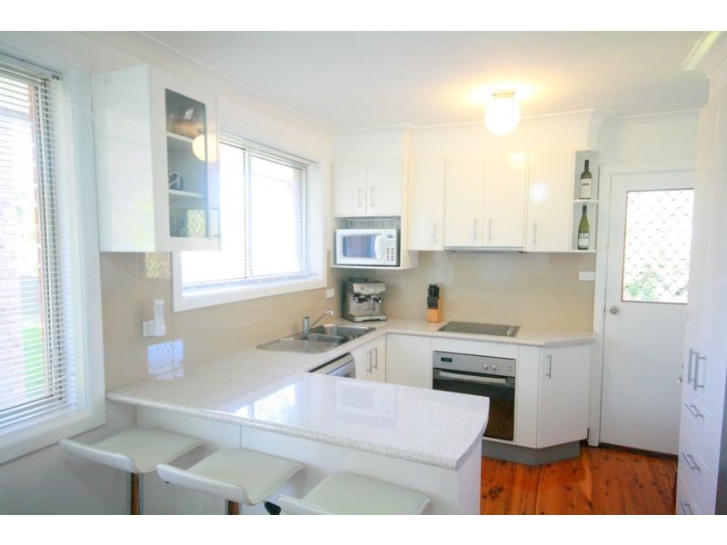 47 Beverley Avenue, Unanderra NSW 2526