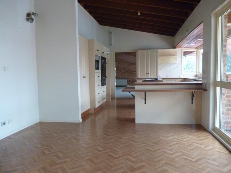 62 Booreea Blvde, Cordeaux Heights NSW 2526