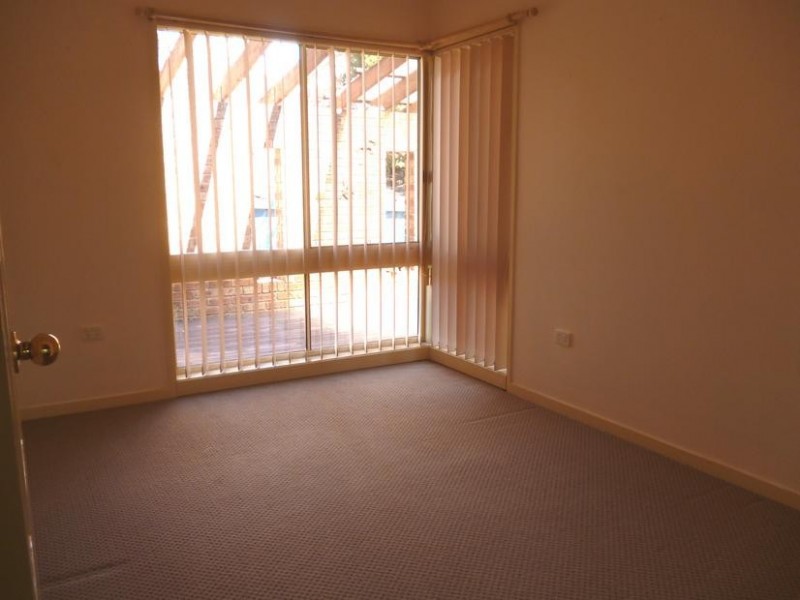 62 Booreea Blvde, Cordeaux Heights NSW 2526