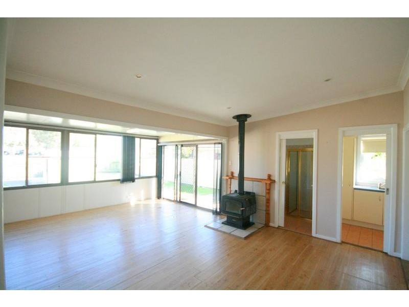 5 Albert Street, Unanderra NSW 2526