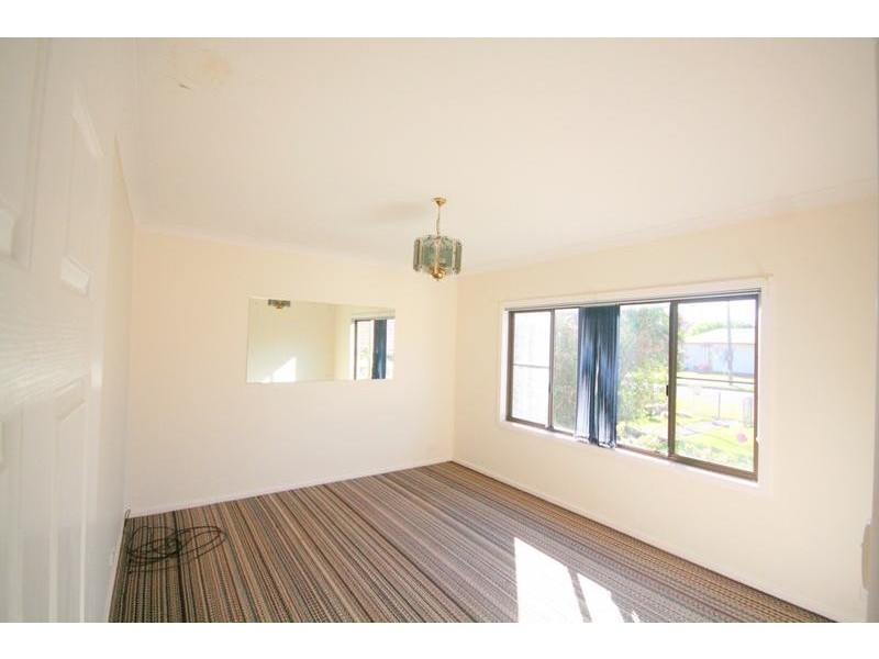 5 Albert Street, Unanderra NSW 2526