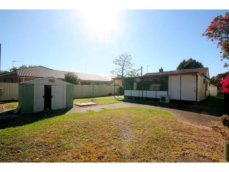 5 Albert Street, Unanderra NSW 2526