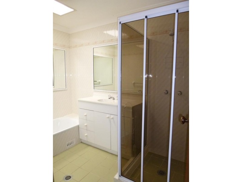 16/12-22 Gibsons Rd, Figtree NSW 2525