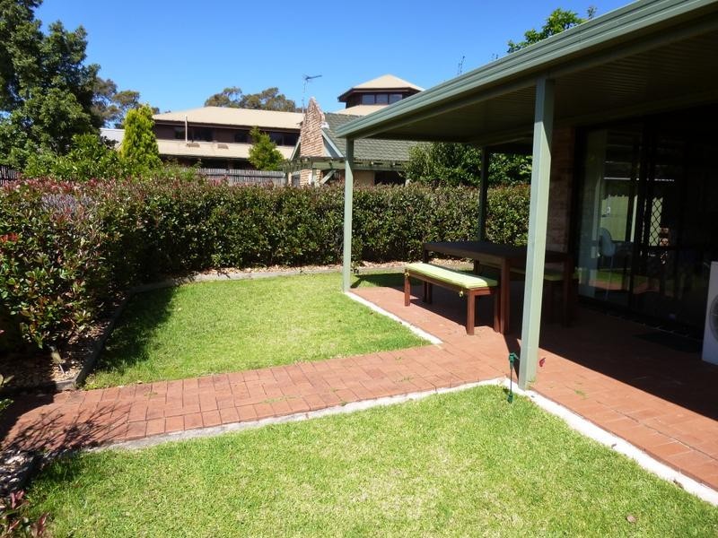 16/12-22 Gibsons Rd, Figtree NSW 2525