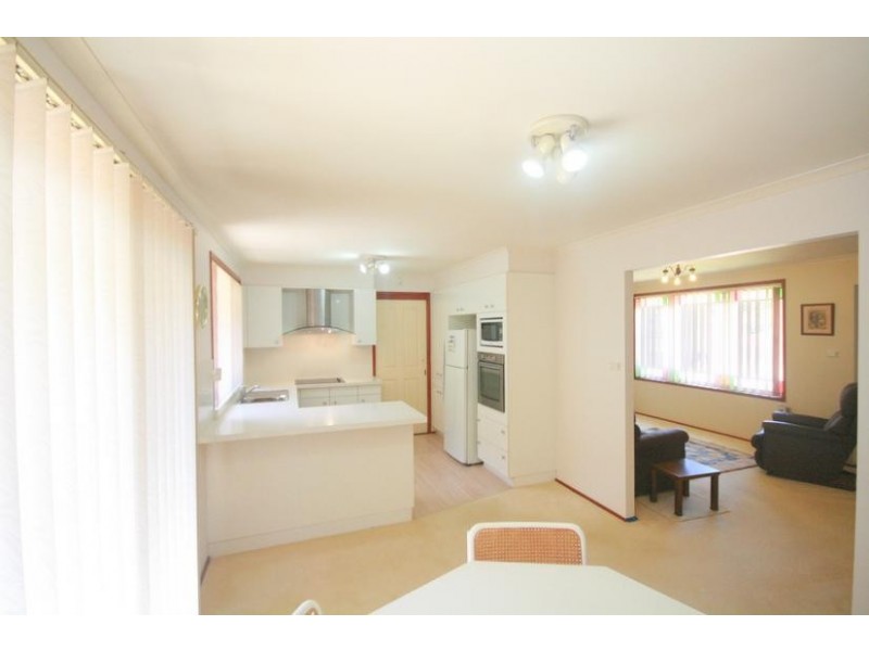 26 Sandalwood Road, Farmborough Heights NSW 2526