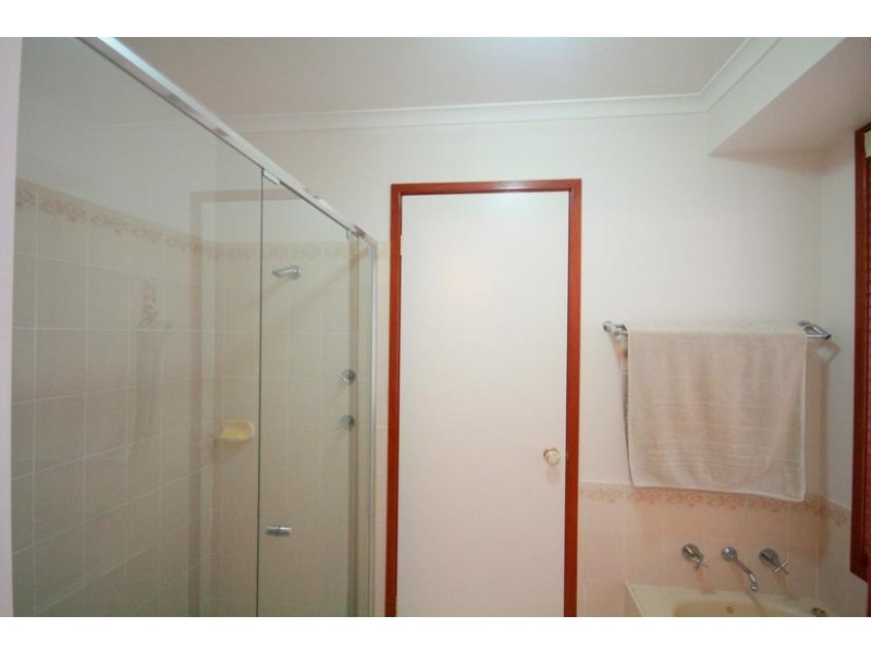 26 Sandalwood Road, Farmborough Heights NSW 2526