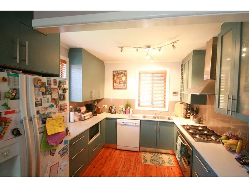 10 Lancashire Street, Berkeley NSW 2506