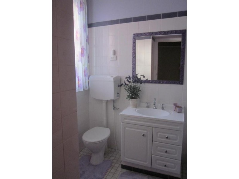 28 Rose Pde, Unanderra NSW 2526