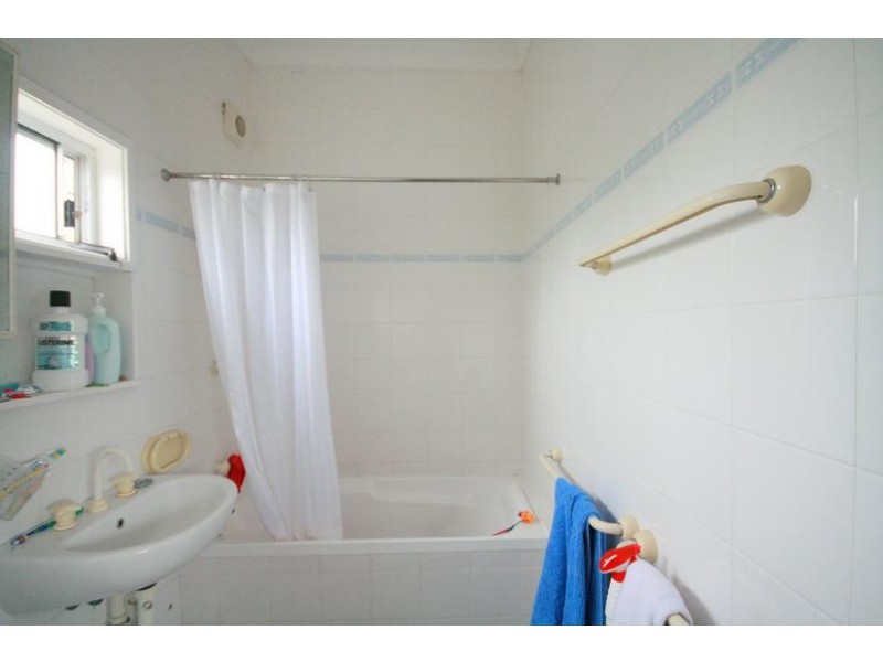 24 Jackson Avenue, Warrawong NSW 2502