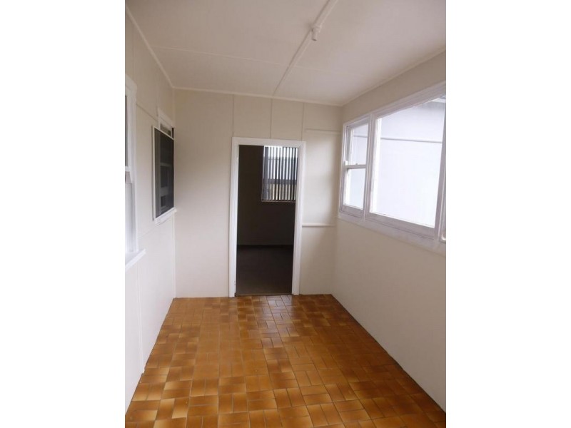 37 Cringila St, Cringila NSW 2502