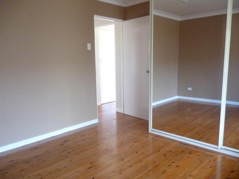 1 Cleverdon Crescent, Figtree NSW 2525