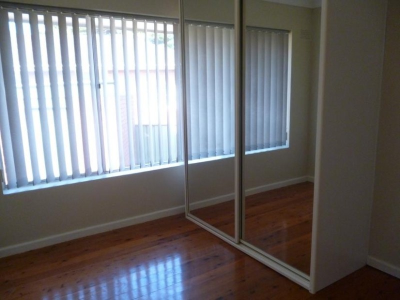 1 Cleverdon Crescent, Figtree NSW 2525