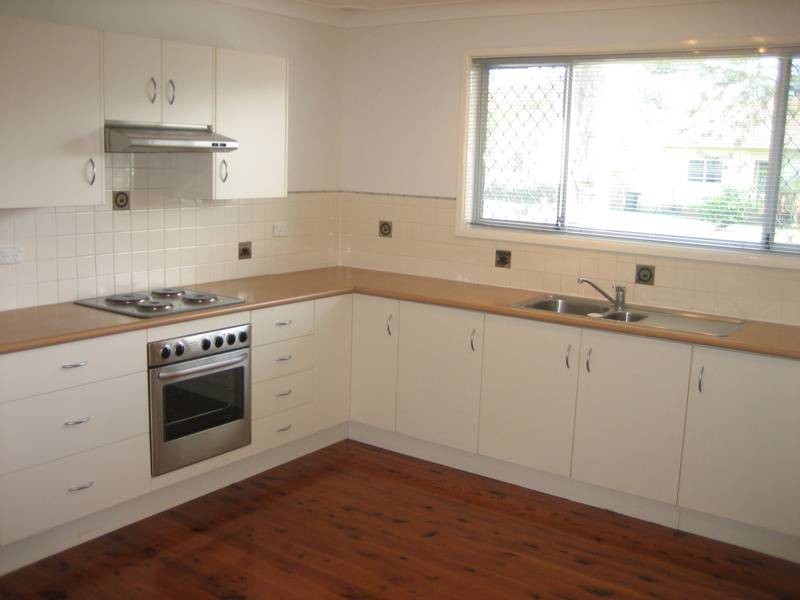 13 Fraser Street, Unanderra NSW 2526