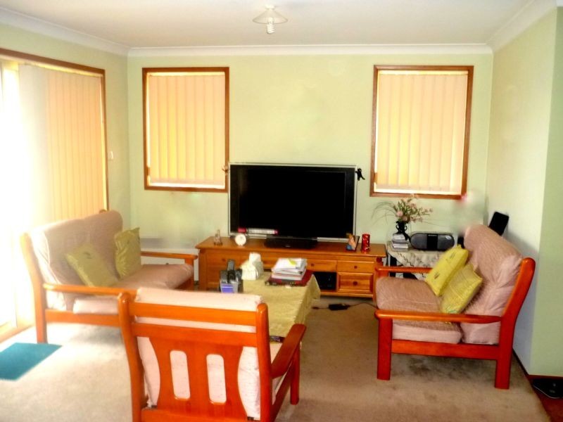 2/51 Waples Road, Farmborough Heights NSW 2526