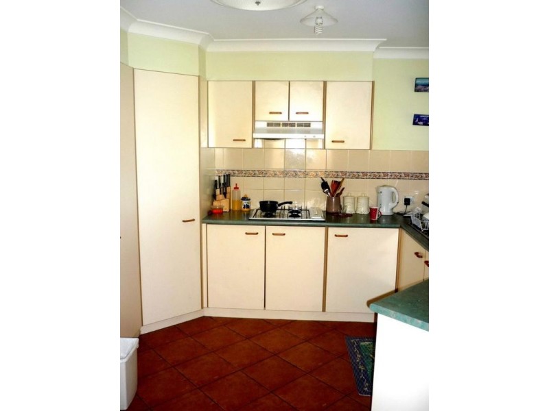 2/51 Waples Road, Farmborough Heights NSW 2526