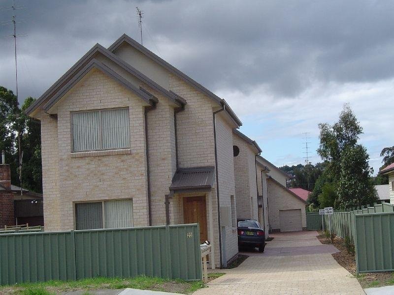 2/25 Tannery Street, Unanderra NSW 2526