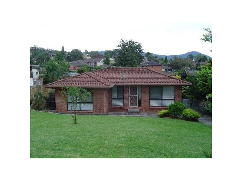 98 Cummins Street, Unanderra NSW 2526