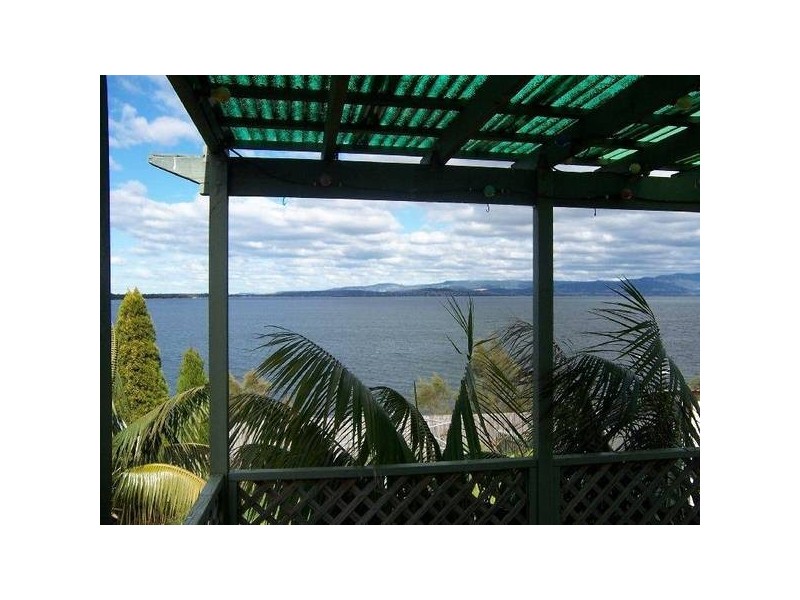 Northcliffe Drive, Lake Heights NSW 2502