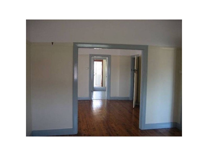 Beatus Street, Unanderra NSW 2526