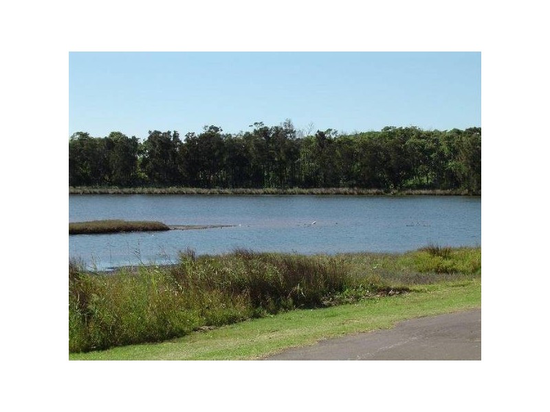 2/3 Birch Cres, Corrimal East NSW 2518