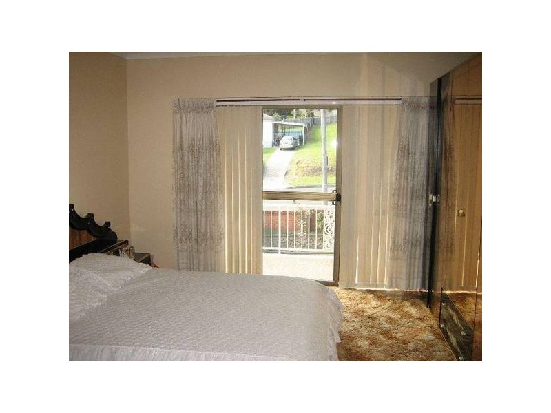 307 Flagstaff Rd, Lake Heights NSW 2502