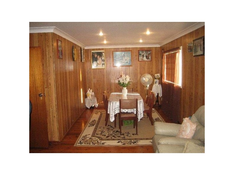 307 Flagstaff Rd, Lake Heights NSW 2502