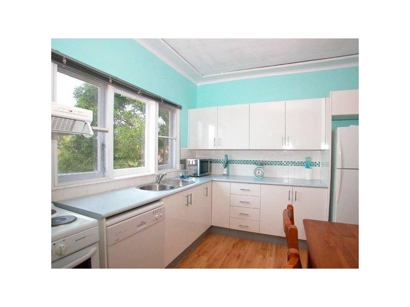 27 Bruce St, Unanderra NSW 2526