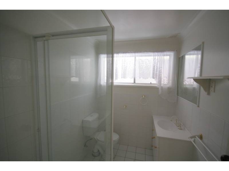 123 Iola Ave, Farmborough Heights NSW 2526