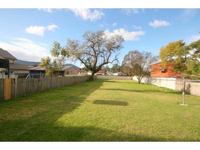 21 Tannery St, Unanderra NSW 2526